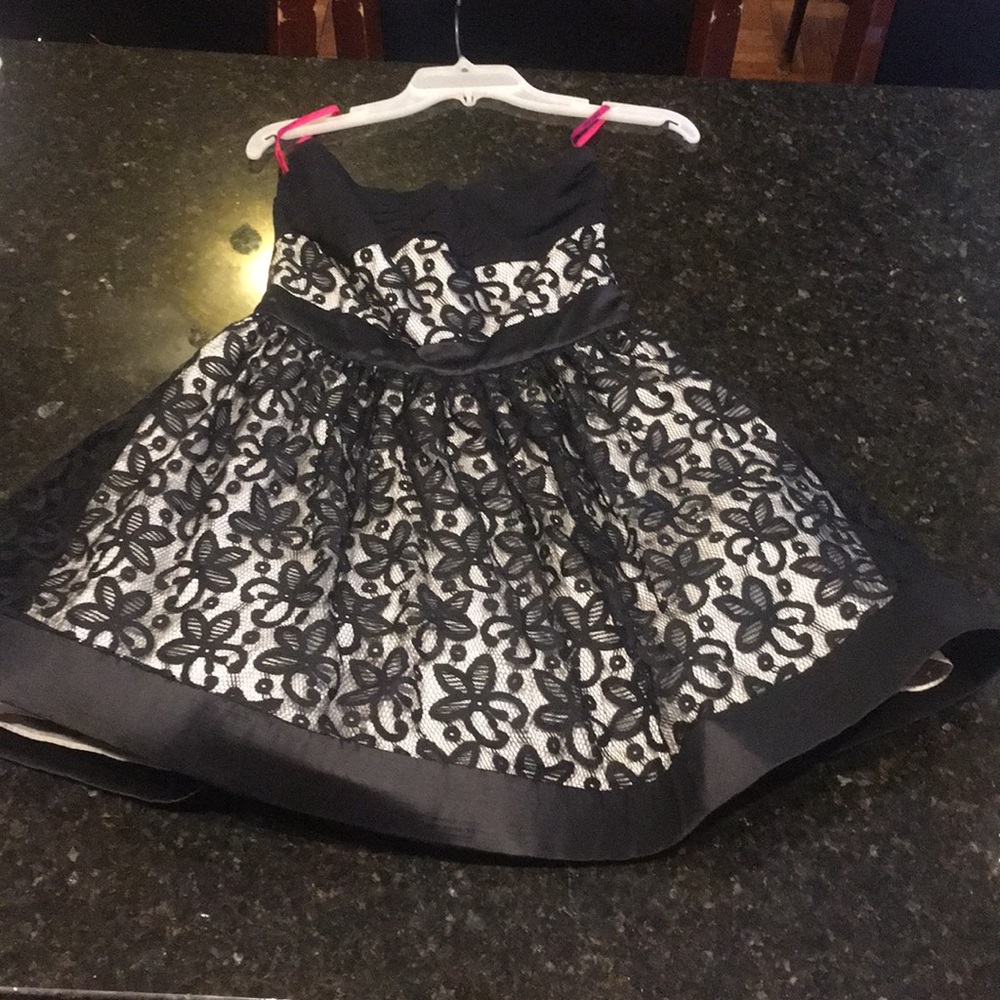 Black and white Betsy Johnson party dress